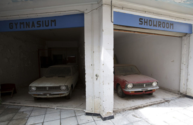 Заброшенный автосалон японских автомобилей на Кипре