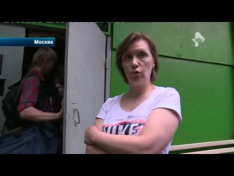 В Москве мужчина выбросил из окна 16-летнюю школьницу и ее собаку