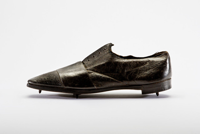 Эволюция дизайна кроссовок за 200 лет в 20 фотографиях