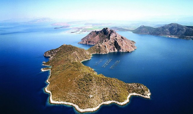 11 самых дешевых греческих островов, которые можно купить сейчас