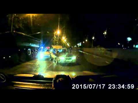 Уникальный Дебил! (задом на встречке и въехал в а\м ДПС)