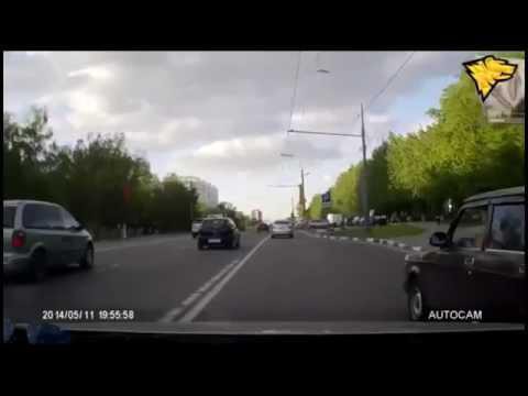  Клоун хотел подрезать