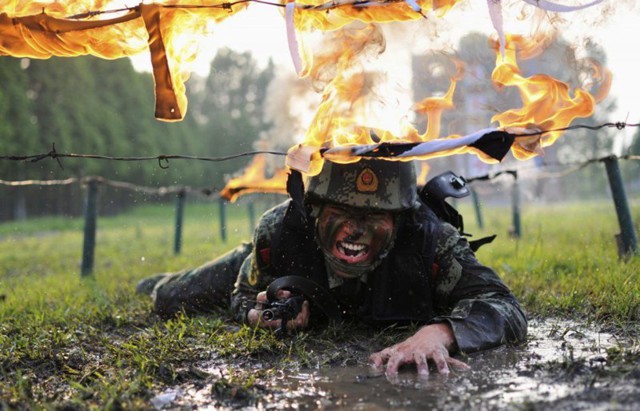 19 самых изнурительных тренировок в различных армиях мира
