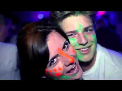 Как выглядят люди когда думают, что их фотографируют 