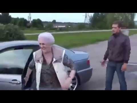 Бабушка при всех опустила парня