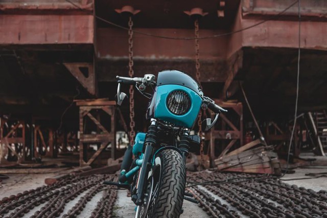 Кастом-байк Harley-Davidson Sportster 883R