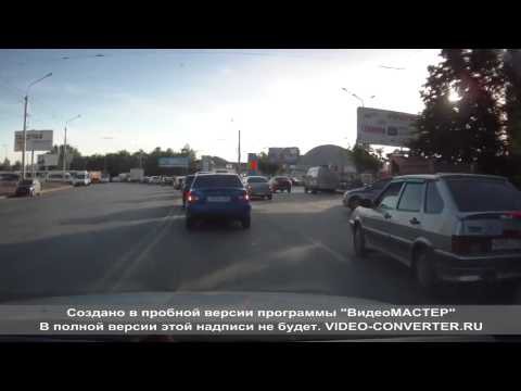 Полицейский забыл затянуть ручник