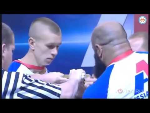 70 килограммовый русский парень против 110 килограммового кавказца 