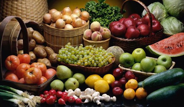 Госдума рассмотрит закон о раздаче запрещенных продуктов бедным