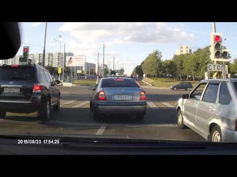 Маз протаранил Kia на Варшавском шоссе