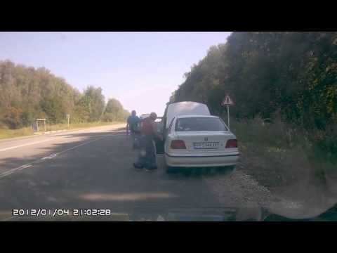 Как помочь цыганам починить машину