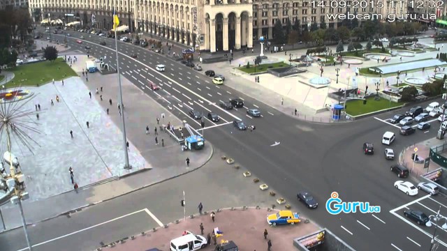8 полос, 10 подземных переходов, 2 девушки - что могло пойти не так?