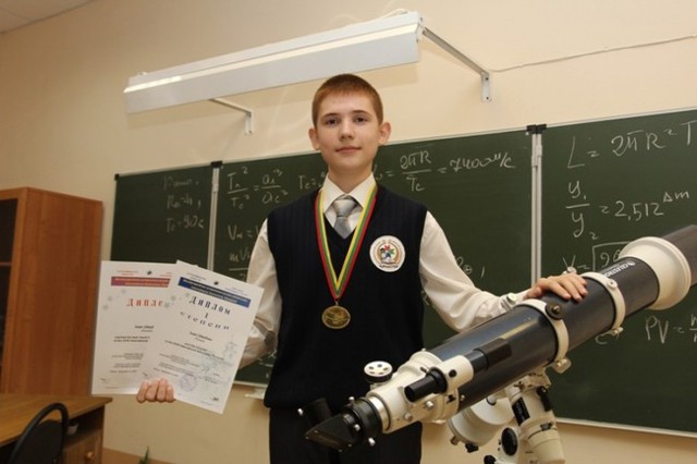 Школьник из России победил на Мировой олимпиаде по астрономии