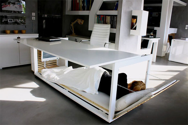Офисный стол-кровать