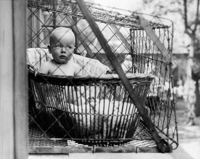  1934-1948 годы: Клетки для детей
