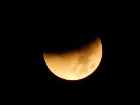 "Кровавая луна". Лунное затмение в небе над Самарской областью