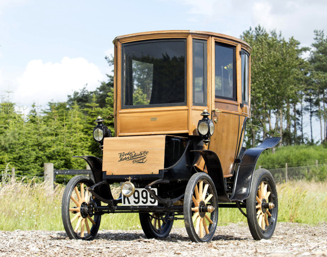 В Дании 110-летний электромобиль ушел с молотка