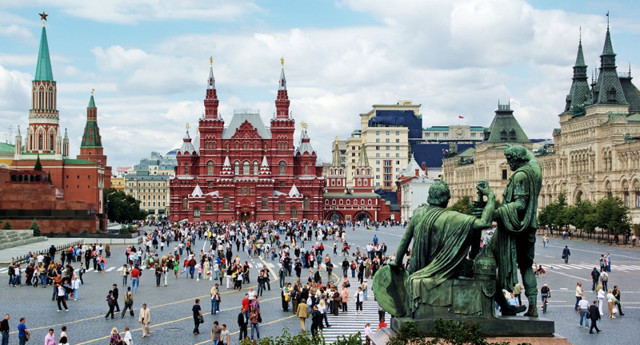 В 2014 году столицу посетили 16,5 млн зарубежных  туристов . Собянин