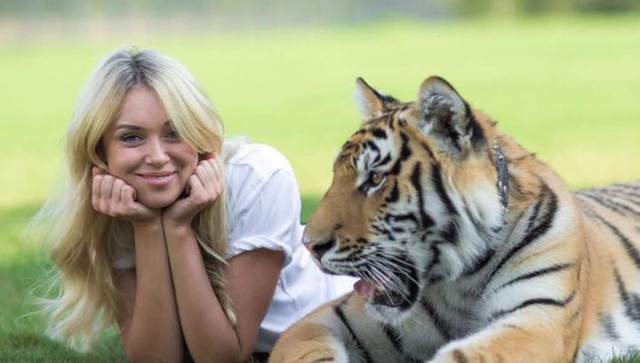 Мисс мира 2008 попросила Владимира Путина о помощи тигренку
