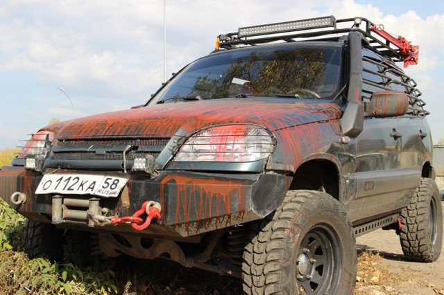 Автомобиль против зомби