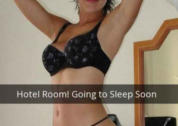 Жена послала мужу пару фоток в нижнем белье из гостиничного номера