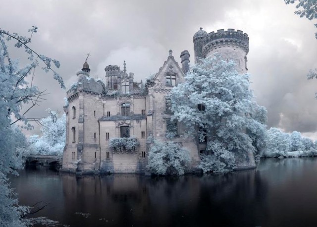 Как Европа забывает свою историю. На примере французского замка Château de la Mothe-Chandeniers