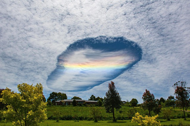 Необычный облачный феномен в небе над Австралией