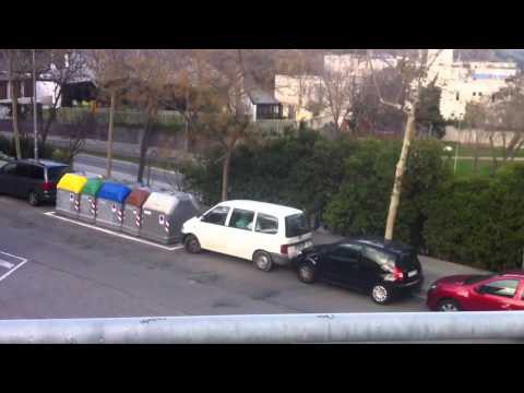 Раздвинул и стал