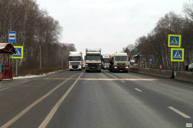 Федеральную трассу в Нижегородской области перекрыли большегрузы
