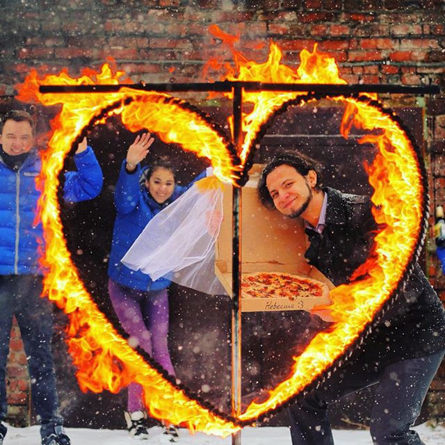 Молодой человек из Томска от одиночества женился на пицце