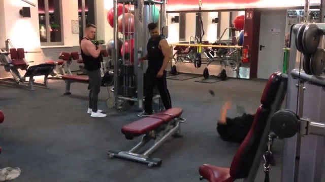 Обычно я не хожу в качалку