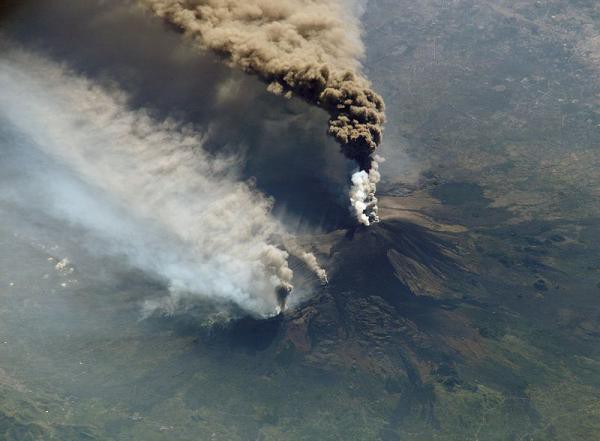 Самые сильные извержения вулканов: вид из космоса