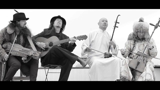 «Crazy Horse»: монах-буддист, шаман, гитарист и никельарфа в одном ансамбле!