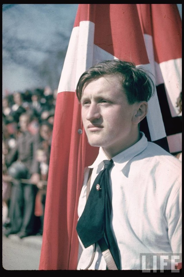 Нацистская Германия в цветных Фотографиях
