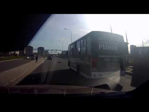 Учите своих детей переходить дорогу правильно 