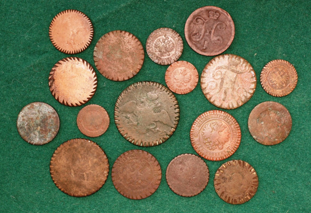 Зачем в старину делали запилы на монетах?