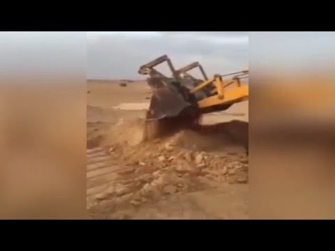 Какой-то странный гейзер в пустыне