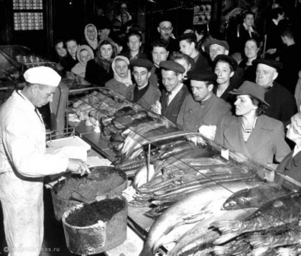 "Пустой" советский магазин