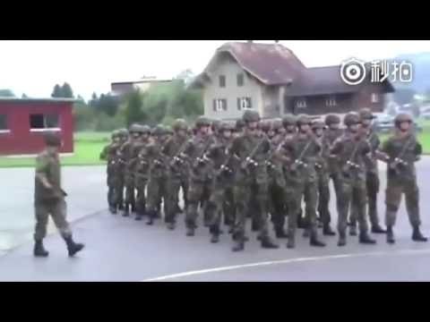 Queen в армии (тот-топ-хлоп)