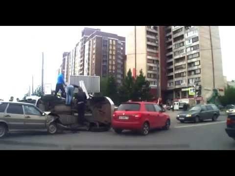  На проспекте Большевиков в Петербурге