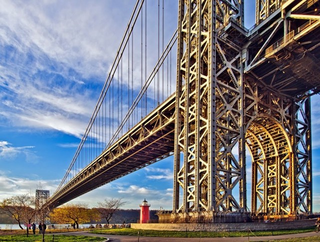 Нью-йоркский мост зарабатывает 1 050 долларов в минуту