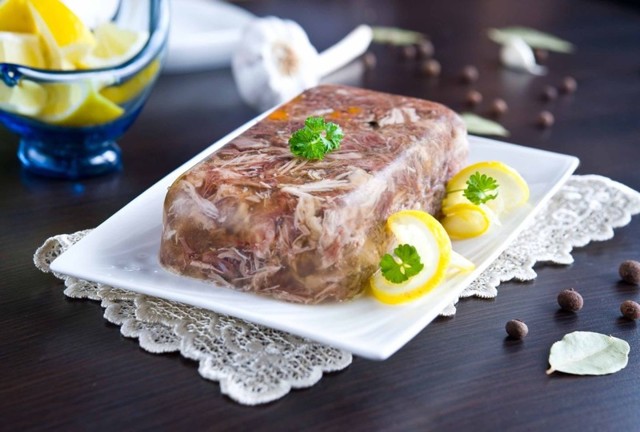 ТОП-10 блюд русской кухни, которые не понимают иностранцы