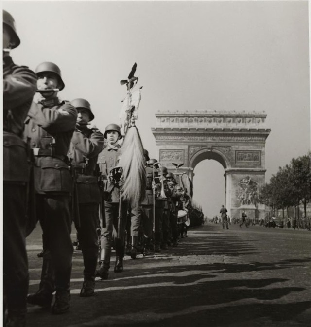 Фотографии нацистов в Париже 