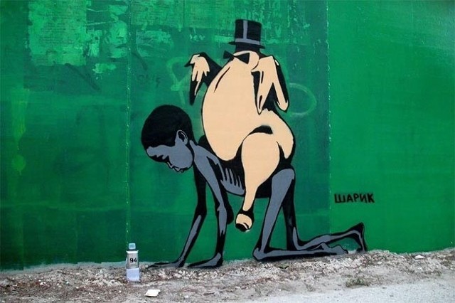 'Шарик' — крымский Бэнкси, поднимающий в своих граффити серьёзные социальные проблемы