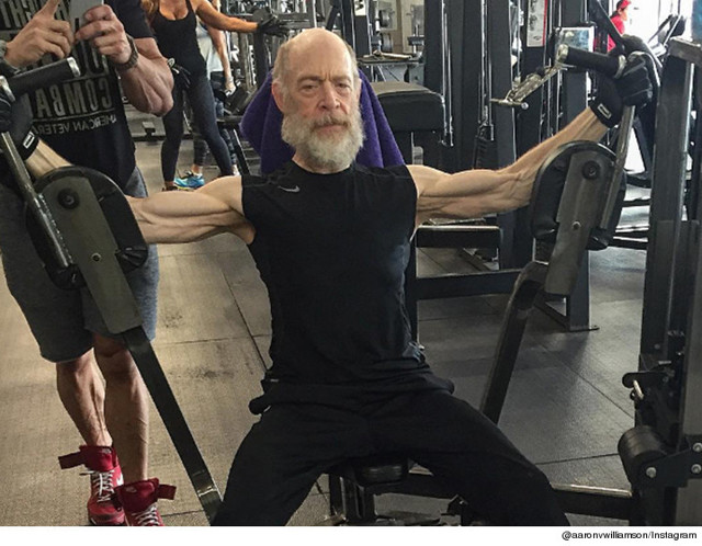 Актер Джонатан Симмонс готовится к съемкам в фильме «Лига Справедливости»