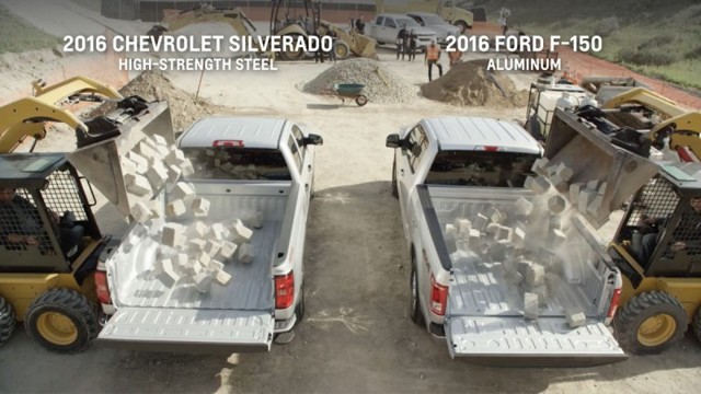 Chevrolet проверил прочность багажников пикапов Silverado и Ford F-150
