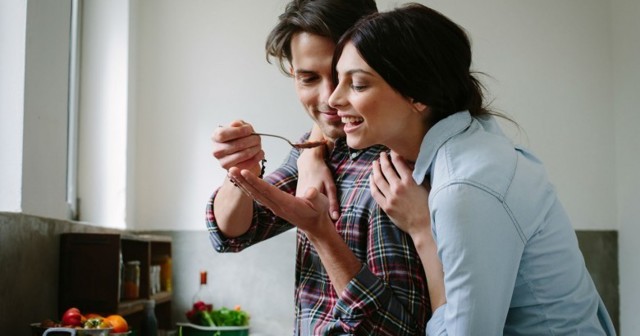 15 простых блюд, которые должен уметь готовить каждый парень
