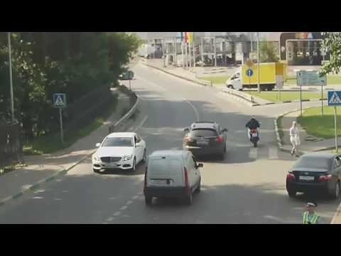 Он его не заметил? 