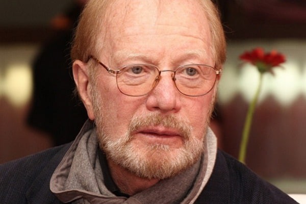 С Днем рождения, мистер Бэнкс! Спасибо за детство!!! Ему было бы - 79 лет