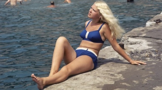 «Пляжный набор» советской девушки